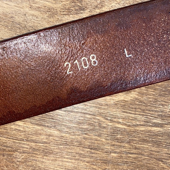 Levi’s size large brown full grain leather floral embossed belt - Picture 4 of 5